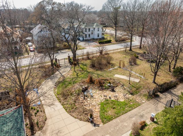 1414 N Benton Avenue, Springfield, MO 65802