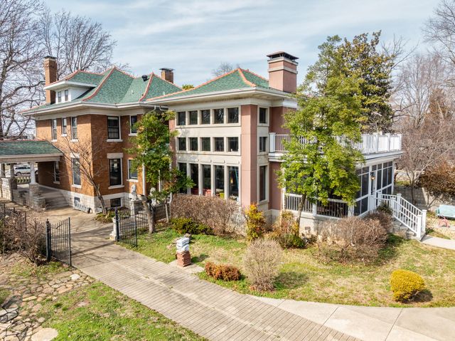 1414 N Benton Avenue, Springfield, MO 65802