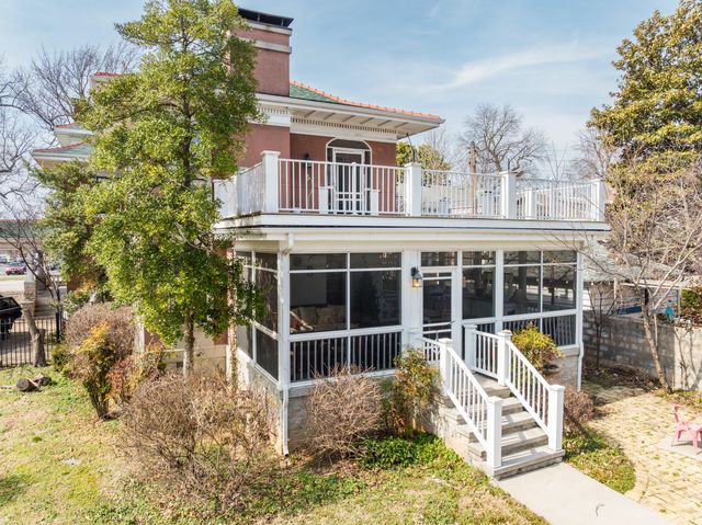 1414 N Benton Avenue, Springfield, MO 65802