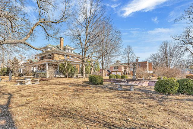 1414 N Benton Avenue, Springfield, MO 65802