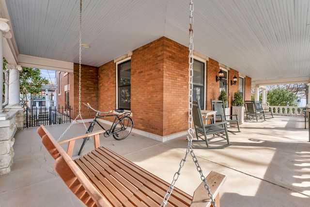 1414 N Benton Avenue, Springfield, MO 65802