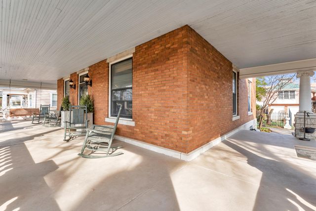 1414 N Benton Avenue, Springfield, MO 65802