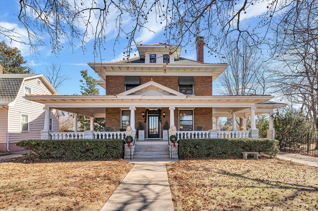 1414 N Benton Avenue, Springfield, MO 65802