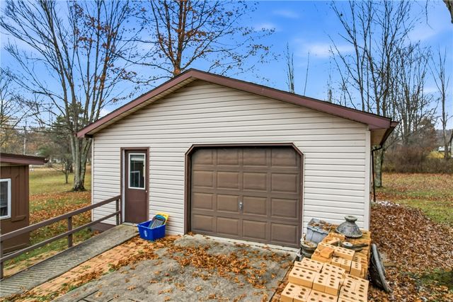 2308 Wirt Ave, Shenango, PA 16134