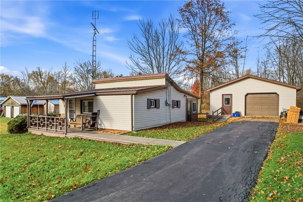 2308 Wirt Ave, Shenango, PA 16134