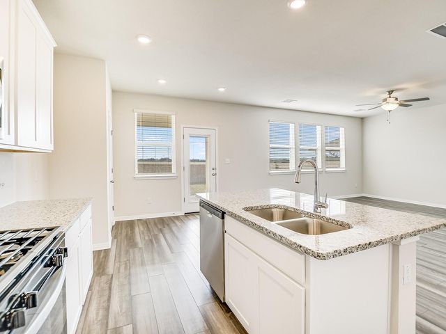 108 Rivendale ST, Liberty Hill, TX 78642