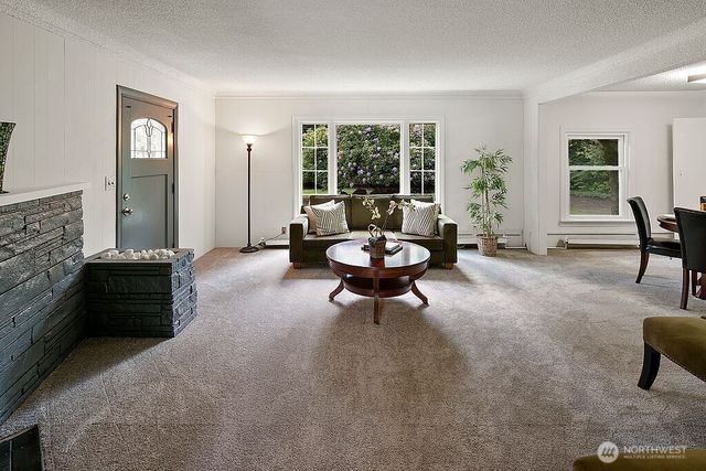 1564 NE Serpentine Place, Shoreline, WA 98155