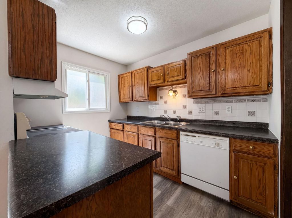 13637 Heather Hills Drive, Burnsville, MN 55337 — photo 2
