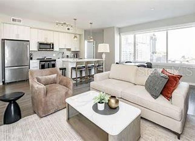 119-2 E PINE STREET, Orlando, FL 32801