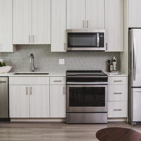 119-2 E PINE STREET, Orlando, FL 32801