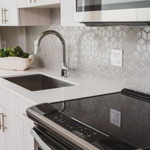 119-2 E PINE STREET, Orlando, FL 32801