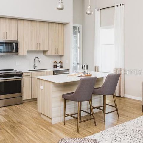 119-2 E PINE STREET, Orlando, FL 32801