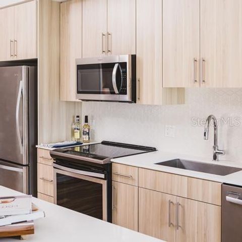 119-2 E PINE STREET, Orlando, FL 32801