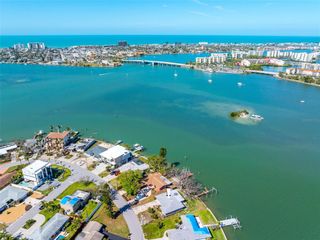 7160 S SHORE DRIVE S, South Pasadena, FL 33707