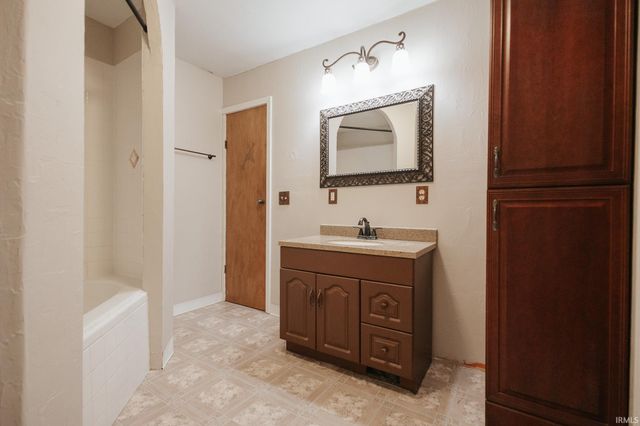 4116 N CONGRESS, Evansville, IN 47711