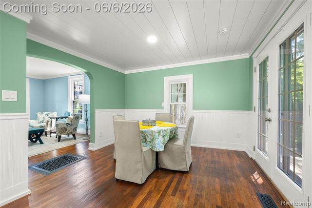 406 E Sherman Street, Holly, MI 48442