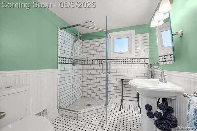 406 E Sherman Street, Holly, MI 48442