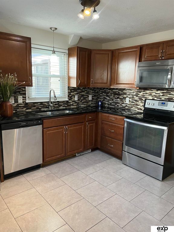 1411 S 54 Street, Omaha, NE 68106