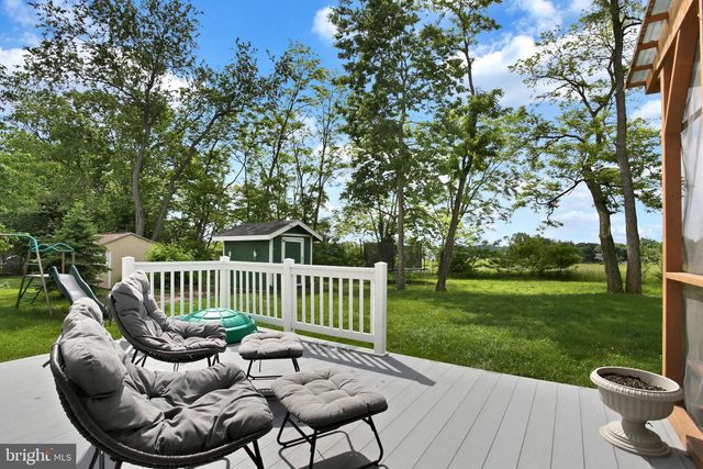 18 WILLOW WAY DR, Enola, PA 17025