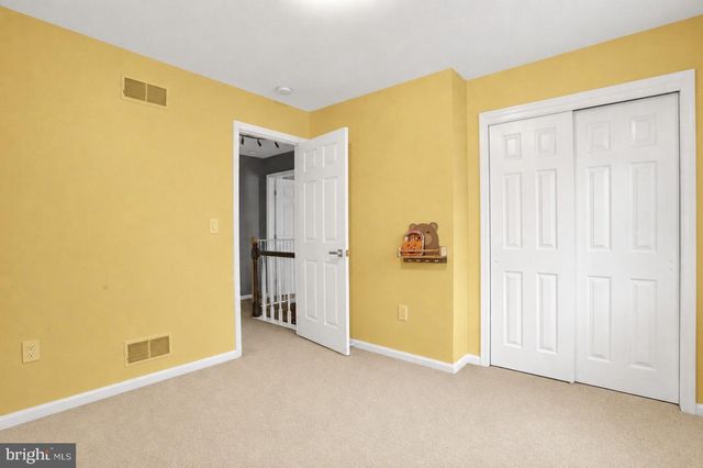 18 WILLOW WAY DR, Enola, PA 17025