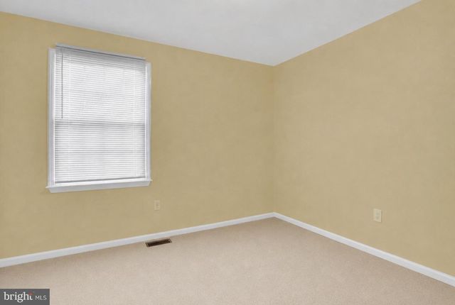 18 WILLOW WAY DR, Enola, PA 17025