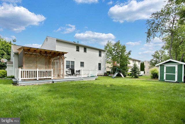 18 WILLOW WAY DR, Enola, PA 17025