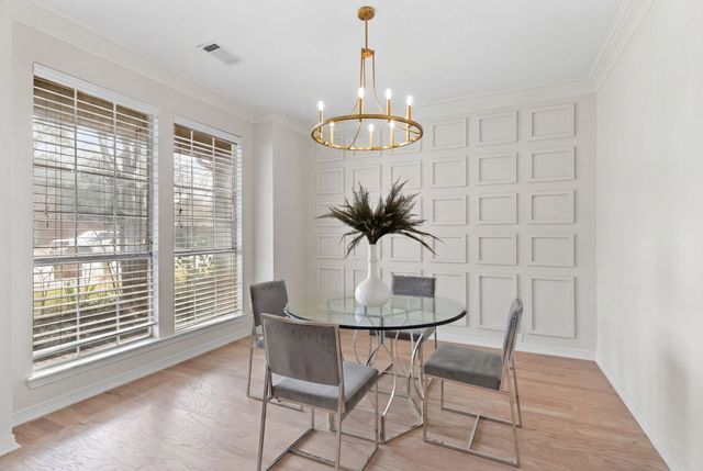 2136 Ash Grove Way, Dallas, TX 75228