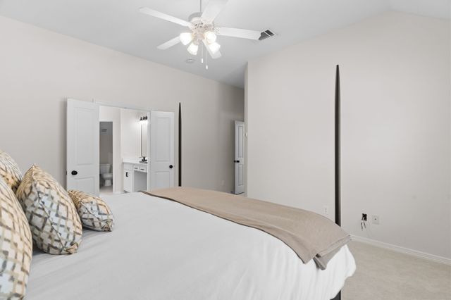 2136 Ash Grove Way, Dallas, TX 75228