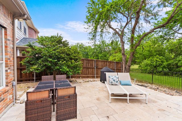 2136 Ash Grove Way, Dallas, TX 75228