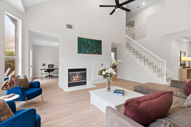 2136 Ash Grove Way, Dallas, TX 75228