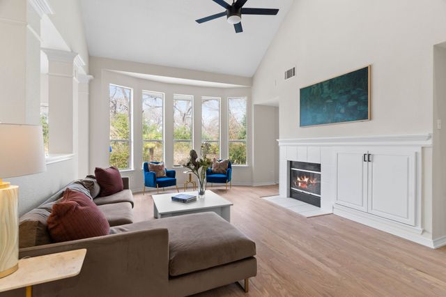 2136 Ash Grove Way, Dallas, TX 75228