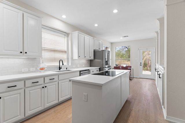 2136 Ash Grove Way, Dallas, TX 75228