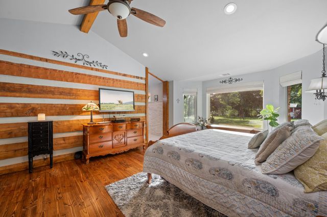 402 Smith RD, Bastrop, TX 78602