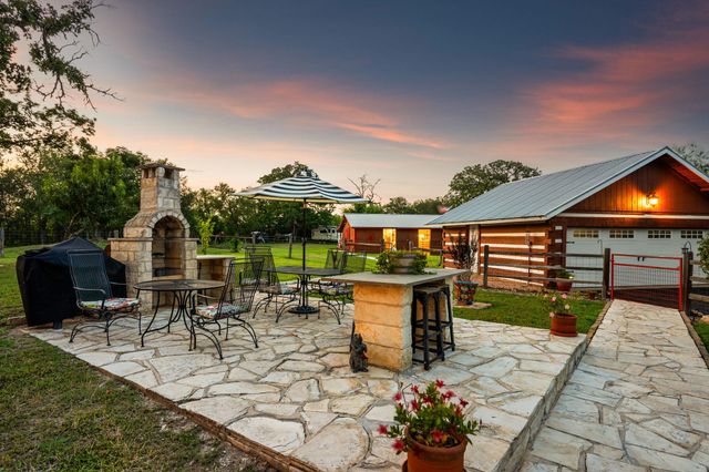 402 Smith RD, Bastrop, TX 78602