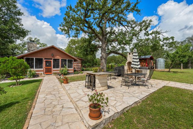 402 Smith RD, Bastrop, TX 78602