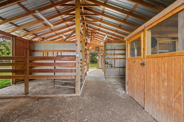 402 Smith RD, Bastrop, TX 78602