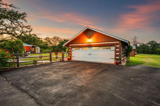 402 Smith RD, Bastrop, TX 78602