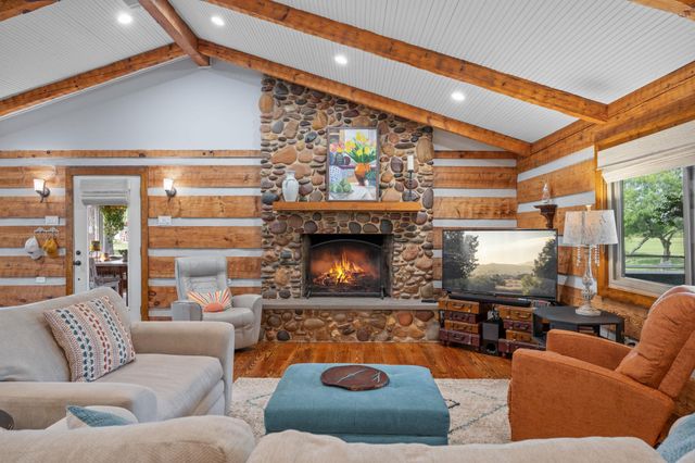 402 Smith RD, Bastrop, TX 78602