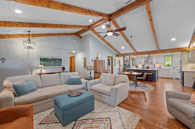402 Smith RD, Bastrop, TX 78602