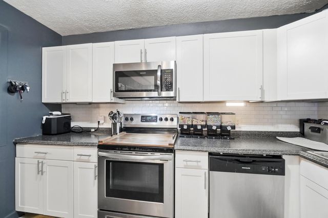 1674 Burlington Avenue, Columbus, OH 43227