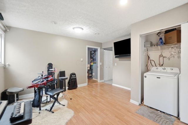 1674 Burlington Avenue, Columbus, OH 43227