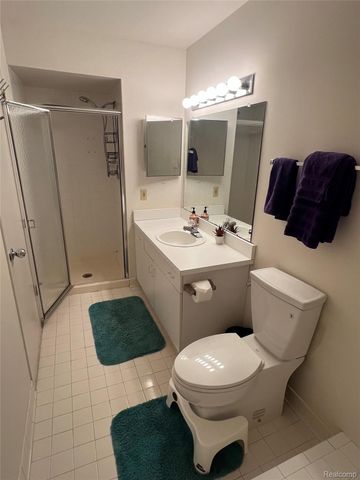 29726 Pine Ridge Circle, Farmington, MI 48331