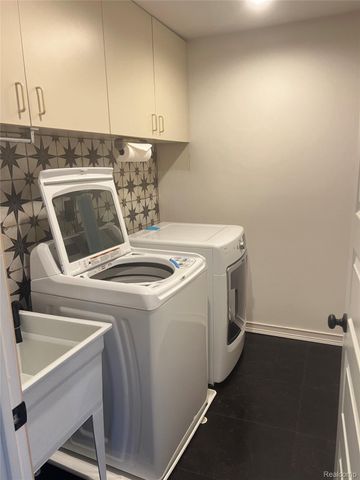 29726 Pine Ridge Circle, Farmington, MI 48331