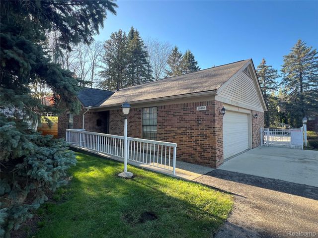 29726 Pine Ridge Circle, Farmington, MI 48331