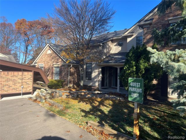 29726 Pine Ridge Circle, Farmington, MI 48331