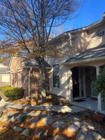 29726 Pine Ridge Circle, Farmington, MI 48331