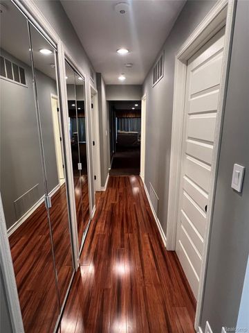 29726 Pine Ridge Circle, Farmington, MI 48331