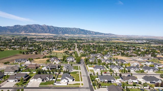 444 E 100 N, Millville, UT 84326