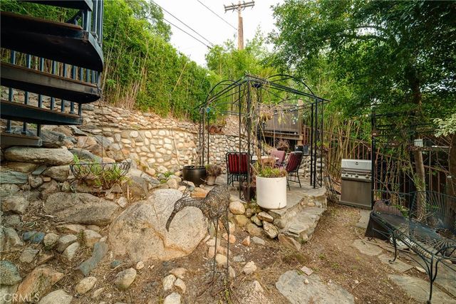 640 Sturtevant Dr, Sierra Madre, CA 91024