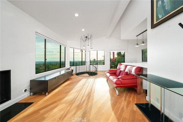 640 Sturtevant Dr, Sierra Madre, CA 91024